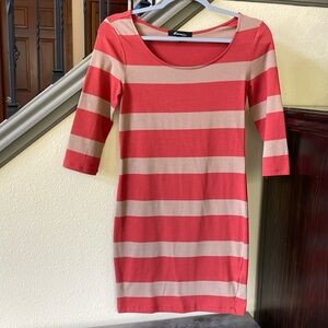 ⭐️Forever 21 Rust & Beige Colored 3/4 Sleeve Fitted Mini Dress Size Small